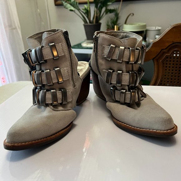 Jeffrey Campbell White Suede Tripoli Booties - Picture 2 of 5